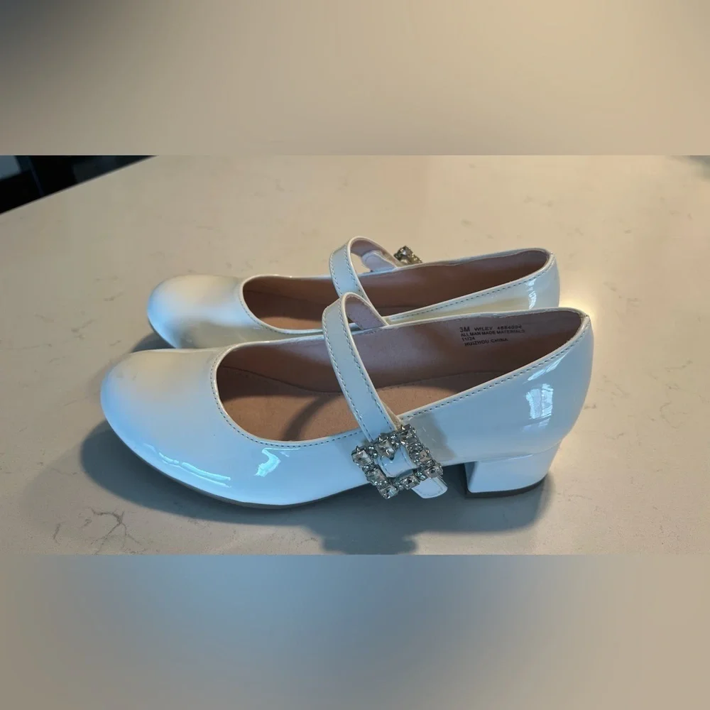 Kelly & Katie Wiley Mary Jane Pump - size 3